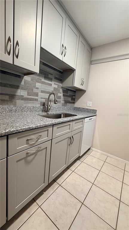 Building Photo - 7846 Royal Hart Dr