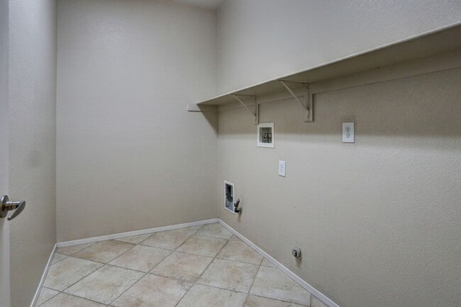 Building Photo - 11512 W Sleepy Heaven Pl