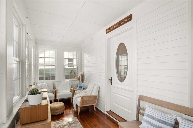 Building Photo - 35 Hall Ave