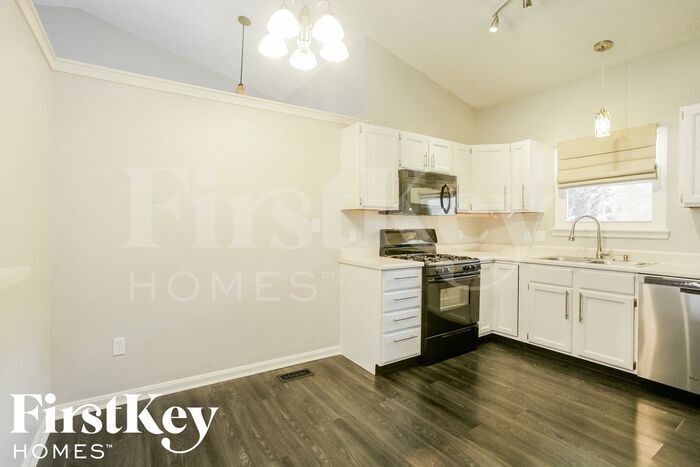 Building Photo - 6560 Springview Dr
