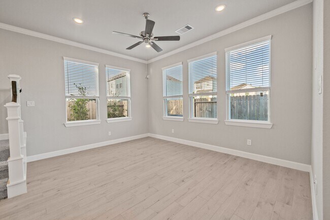 Building Photo - 11407 Blossom Sq St