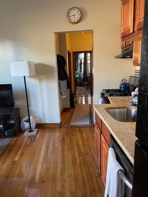 Building Photo - 219 Park Dr