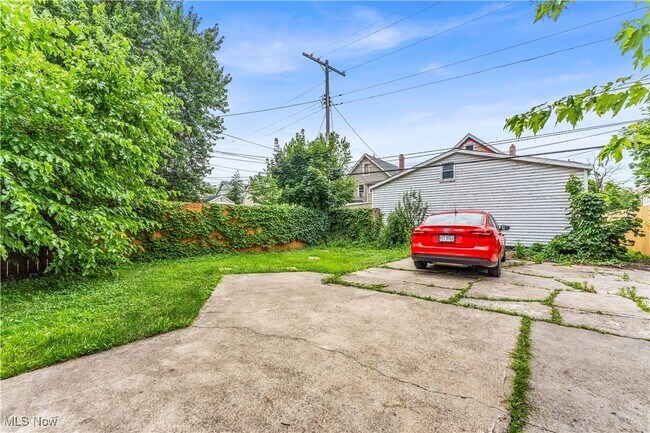 Building Photo - 3420 W 117th St