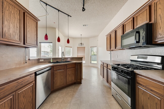 Building Photo - 3018 Blue Jay Ln