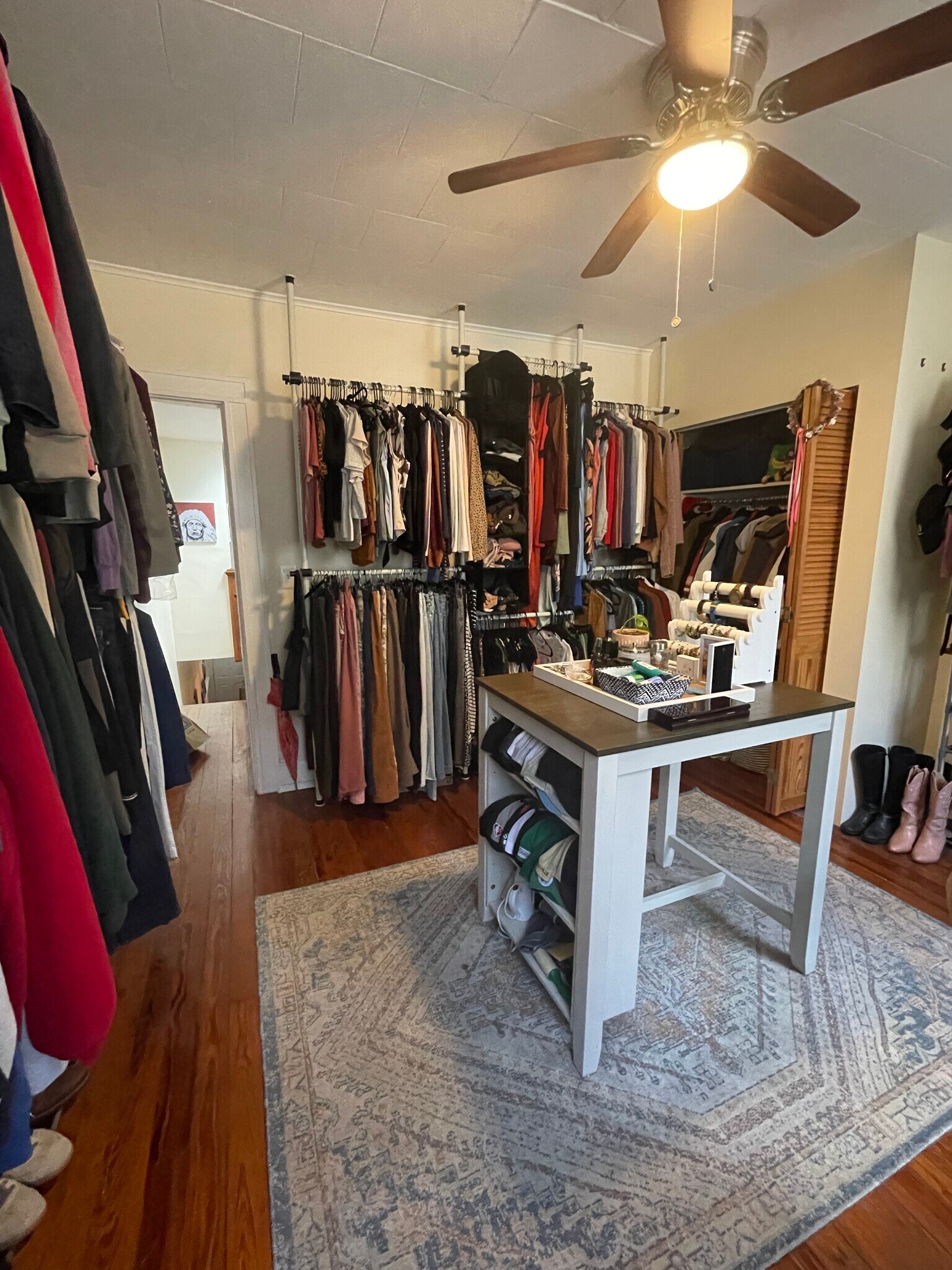 same/ 2nd Bedroom - 3528 Keswick Rd