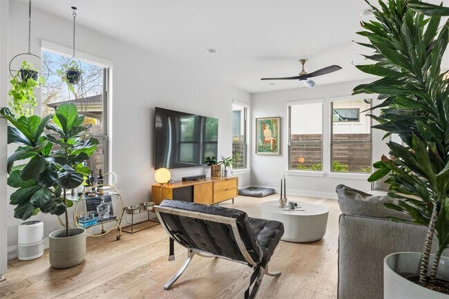 Building Photo - 4502 Banister Ln