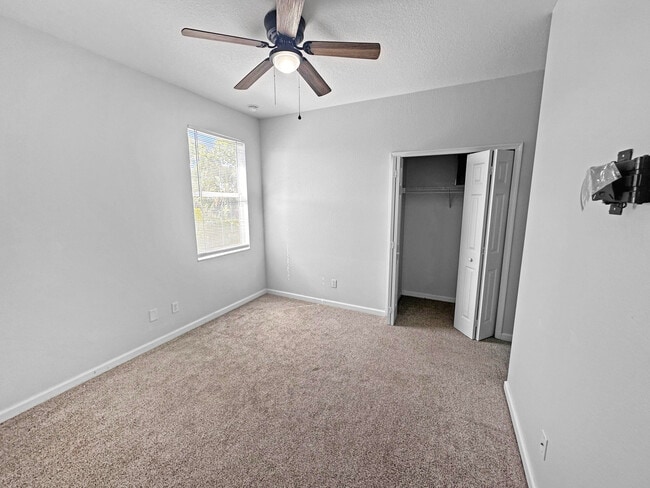 Building Photo - 1452 NW Leonardo Cir