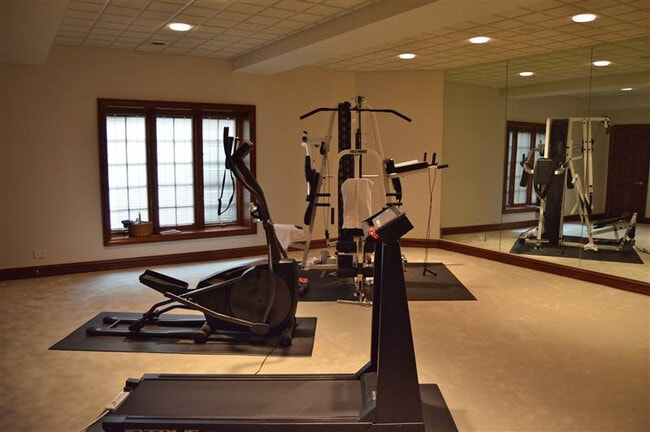 Building Photo - 711 Berkshire Ct