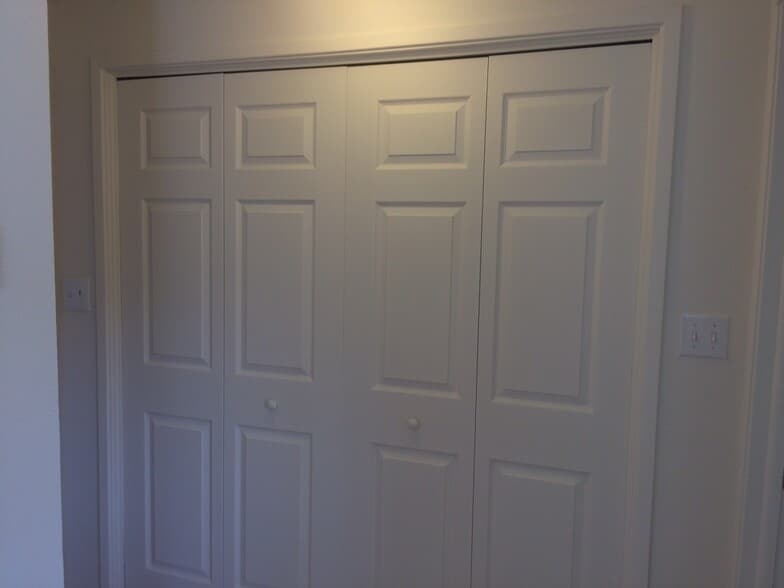 Building Photo - 1202 Avenida del Sol