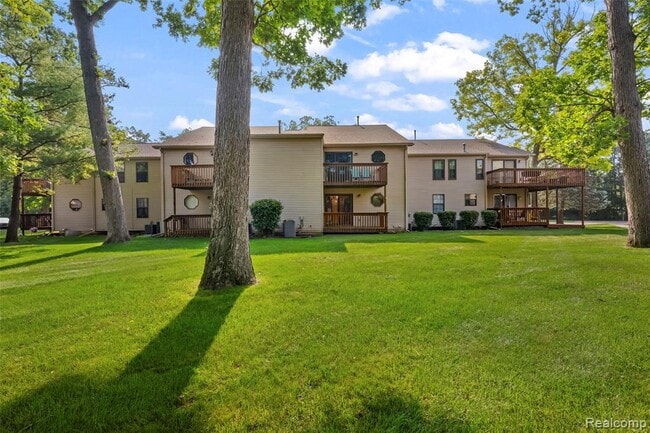 Building Photo - 4911 Oak Hill Dr
