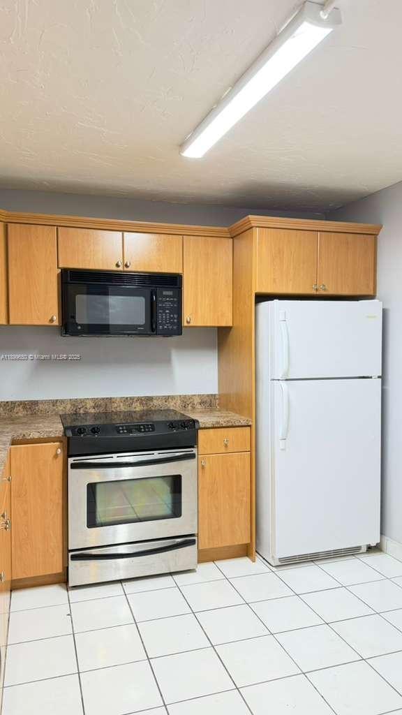 Building Photo - 7175 Orange Dr