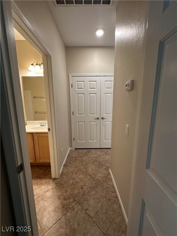 Building Photo - 6071 Saddle Horse Ave