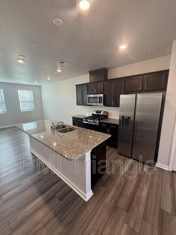 Building Photo - 716 Cormiche Ln