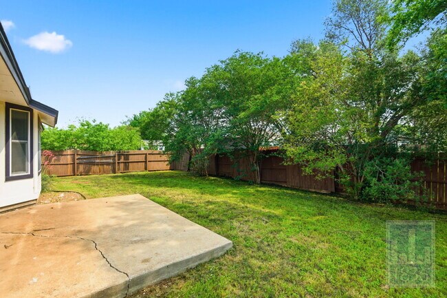 Building Photo - 1006 Buttercup Ct