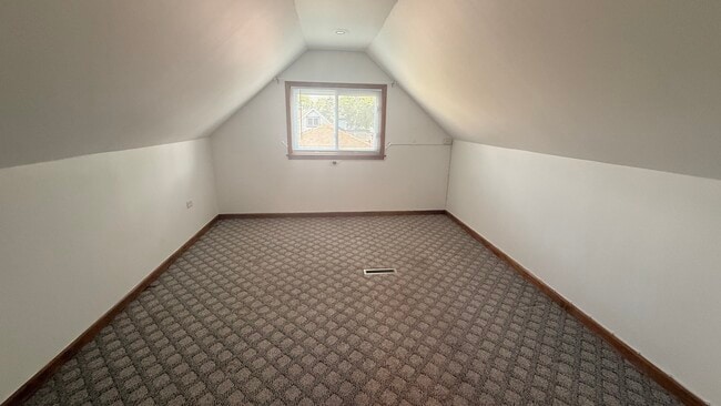 Building Photo - 8937 Southfield Dr