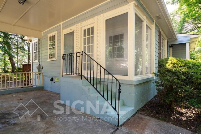 Building Photo - 736 Martinwood Rd