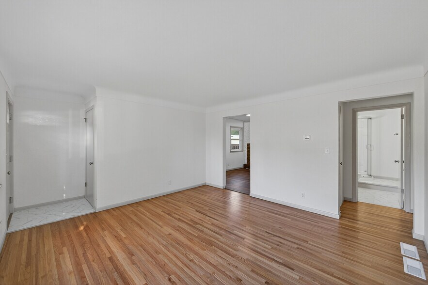 Building Photo - 1205 8th Ave S