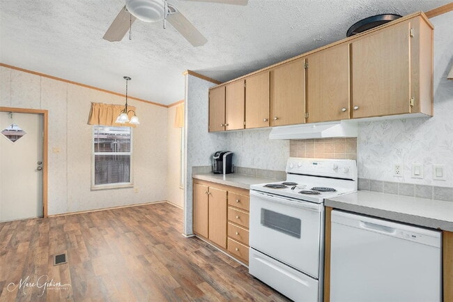 Building Photo - 409 Glen Harbor