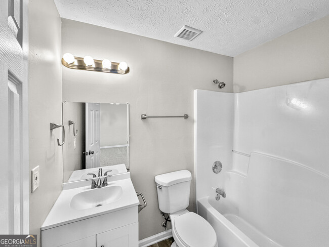 Building Photo - 178 Marsh Glen Dr