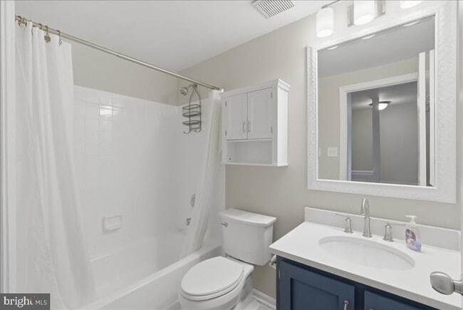 Building Photo - 1490 Autumn Ridge Cir