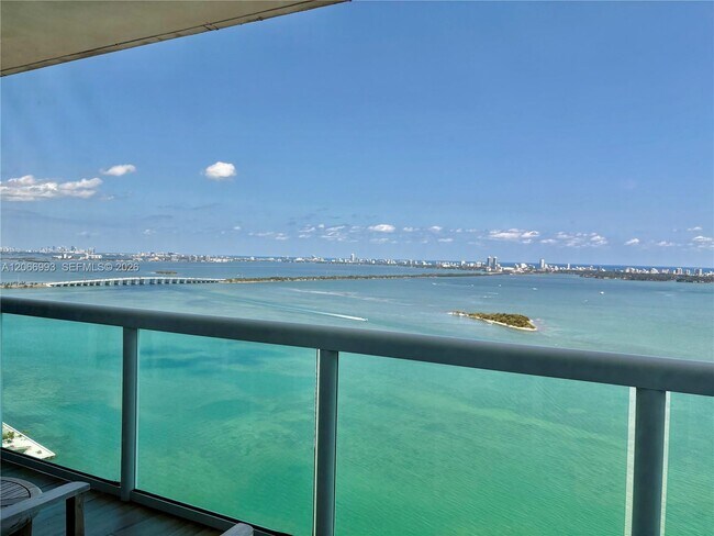 Building Photo - 1800 N Bayshore Dr