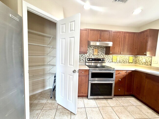 Building Photo - 75-654-654 Lalii Pl