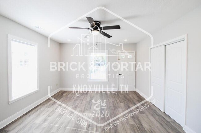 Building Photo - 3006 Sutherland Ave