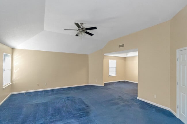 Building Photo - 65 Oak Manor Dr