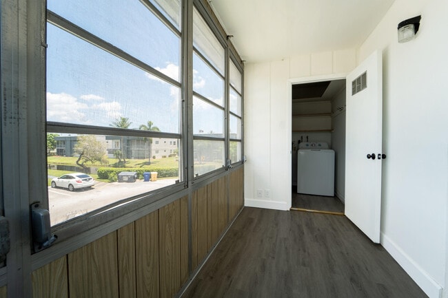 Building Photo - 938 Normandy Trail