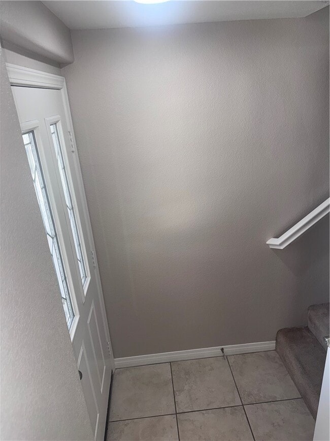 Building Photo - 5092 Guava Ave