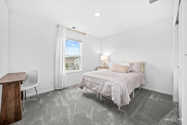 Building Photo - 1097 Moraine Dr