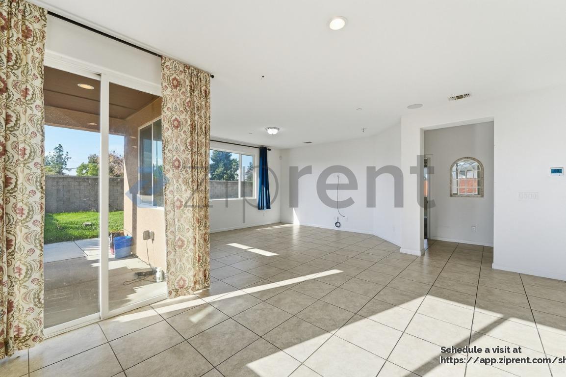 Building Photo - 4607 N Casey Ave