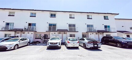 Building Photo - 1100 SW 104th Ct