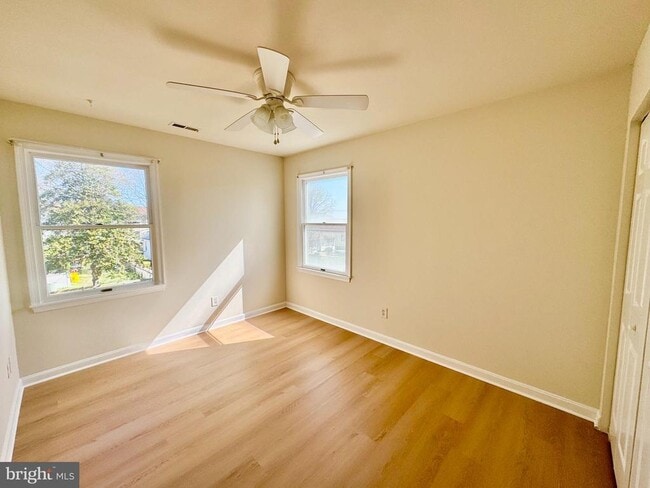 Building Photo - 1193 Maple Ave