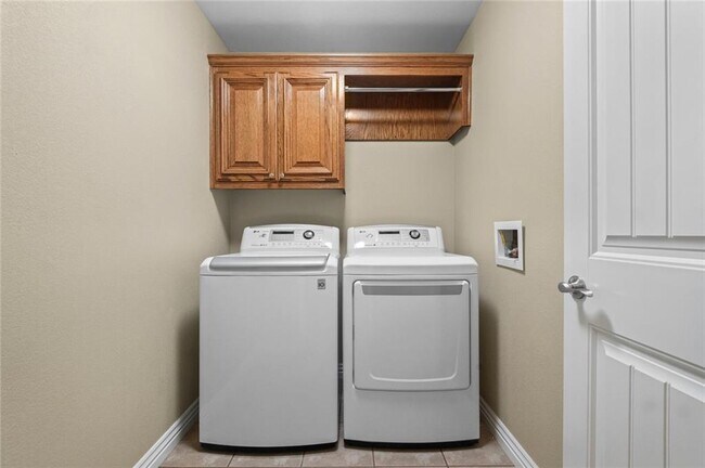 Building Photo - 99 Buckingham Dr