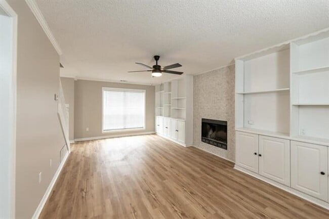 Building Photo - 9102 Valkrie Ln