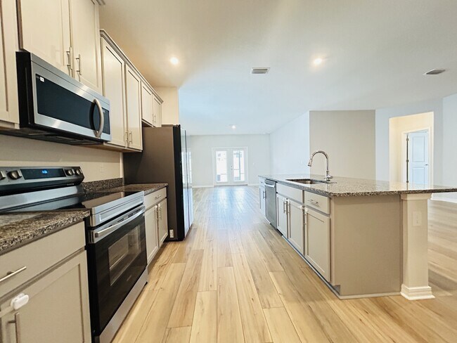 Building Photo - 6230 Forest Pines Dr