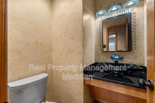 Building Photo - 20 Timberline Dr