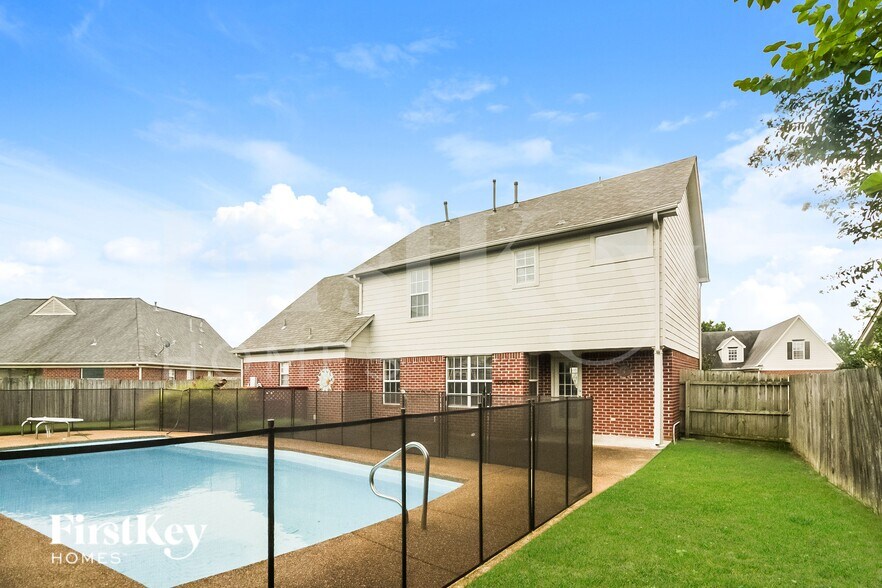 Building Photo - 11626 Millwind Dr