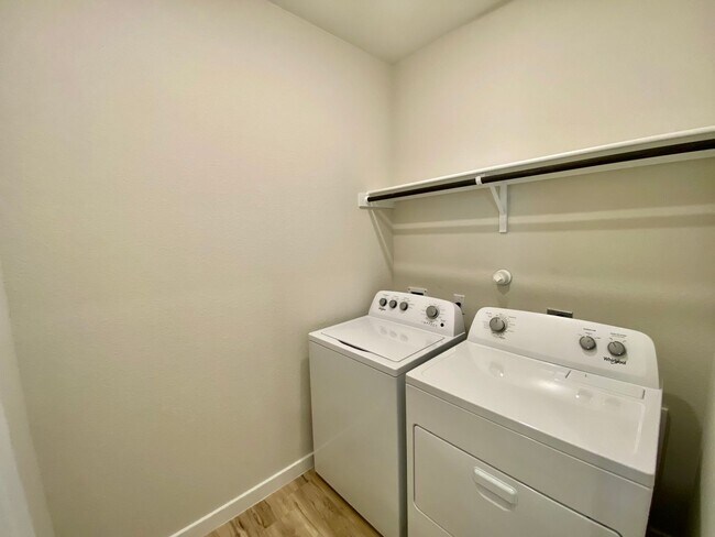Building Photo - BRAND NEW HOME