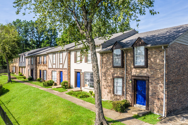 Building Photo - Emerald Pointe
