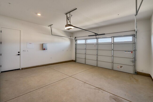 Building Photo - Single-Story Folsom Rental Backing to Greenbelt in Regency 55+!