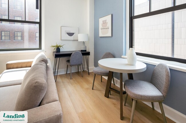 Building Photo - 933 McGee St