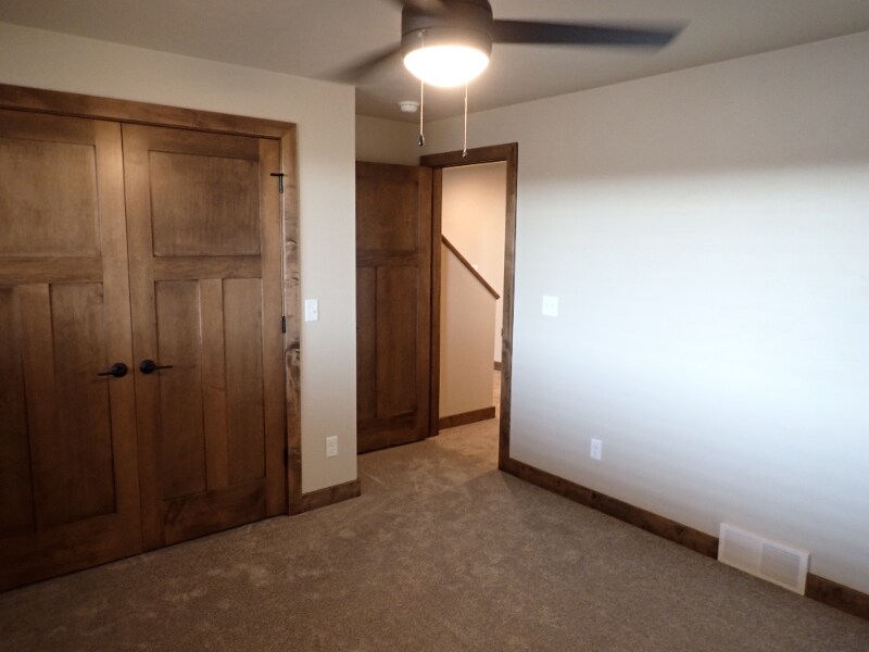 Building Photo - N973-N975 S Magdalyn Ct