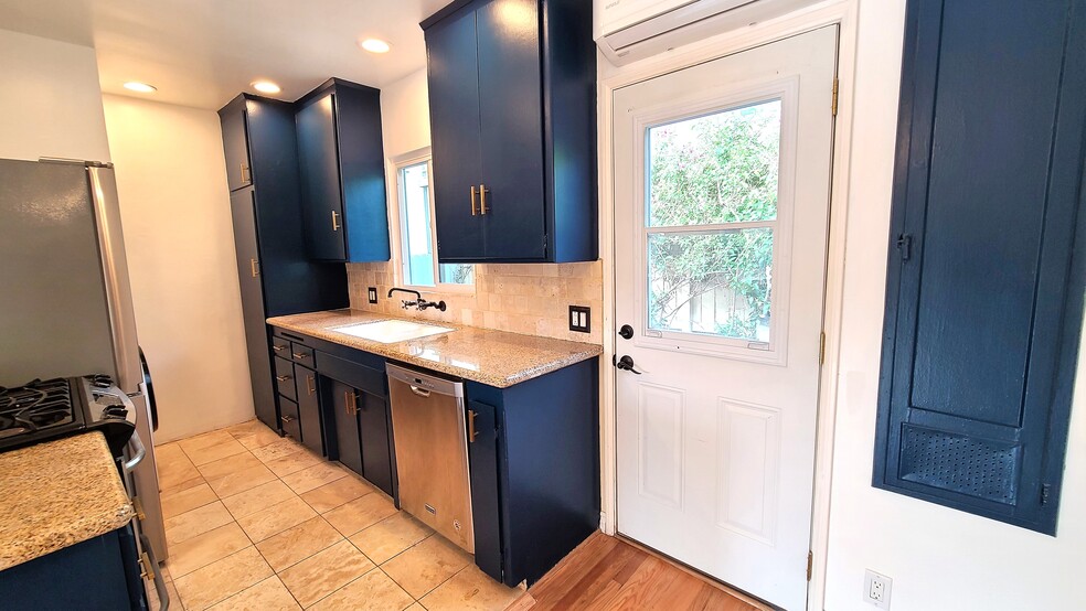 Building Photo - 1801 Dorchester Avenue