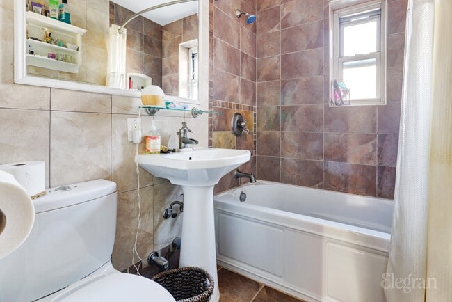 Building Photo - 75-02 Austin St