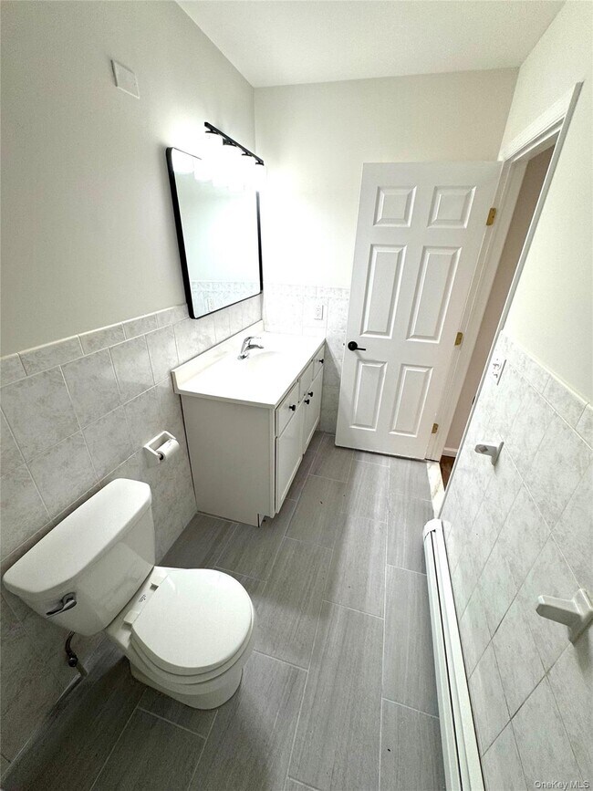 Building Photo - 315 Main St