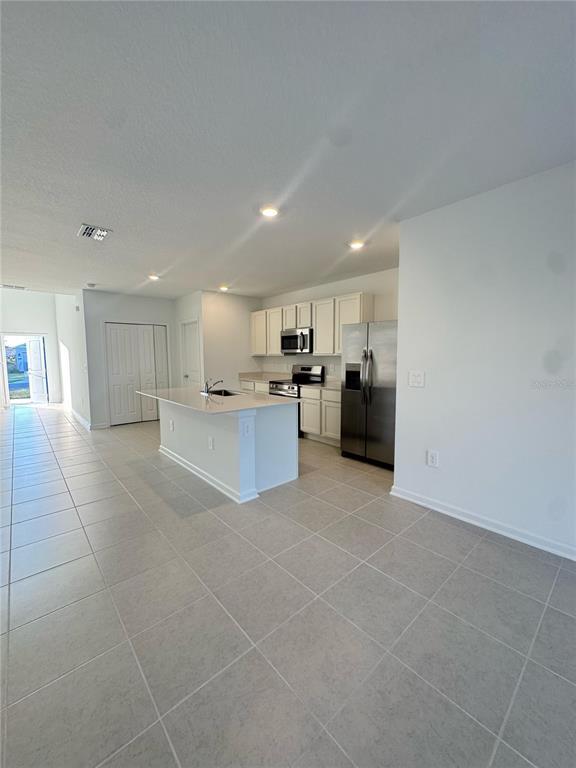 Building Photo - 2217 Rock Dr