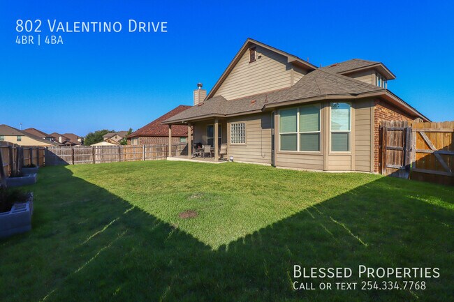 Building Photo - 802 Valentino Dr