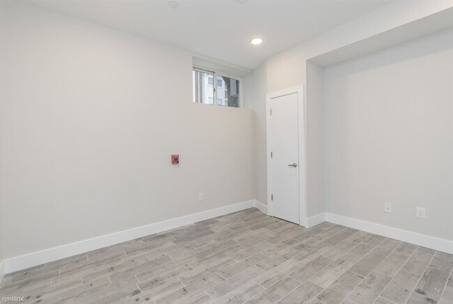 Building Photo - 1306 N Marshall St